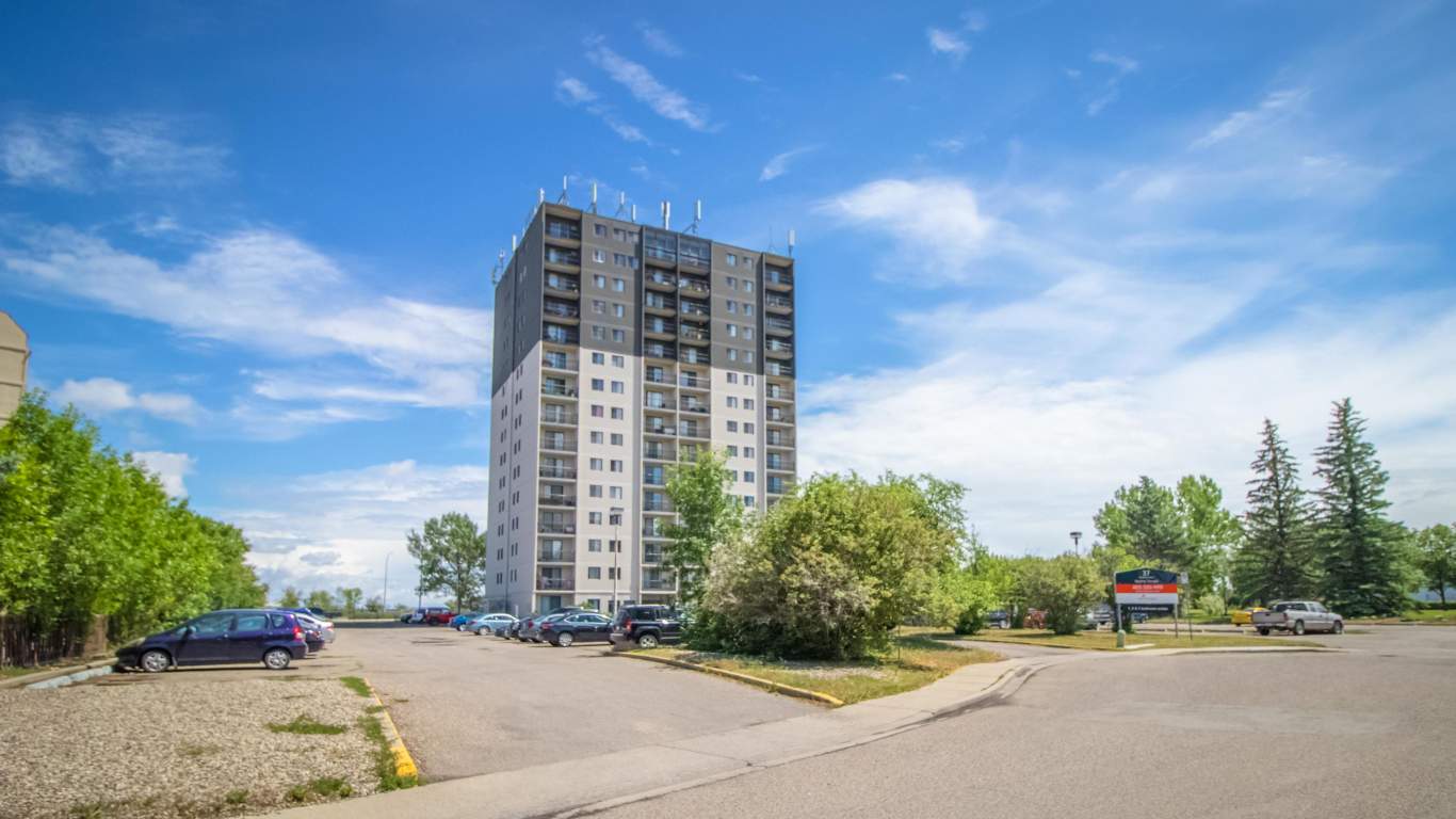 Unique Apartments For Rent Near University Of Lethbridge for Large Space